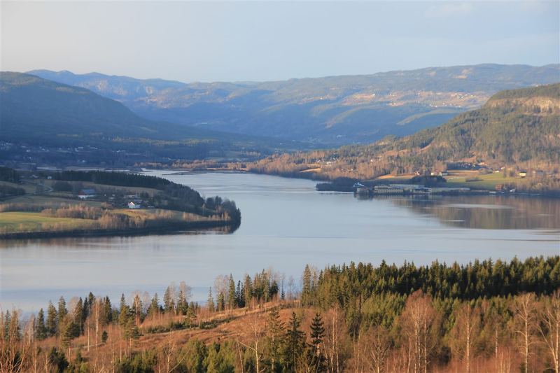 Exemple de sortie voyage : paysage de lac et montagne
